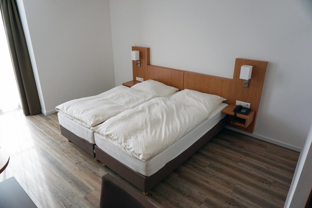 דיסלדורף Hotel Chrisma מראה חיצוני תמונה