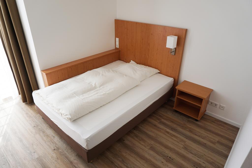 דיסלדורף Hotel Chrisma מראה חיצוני תמונה