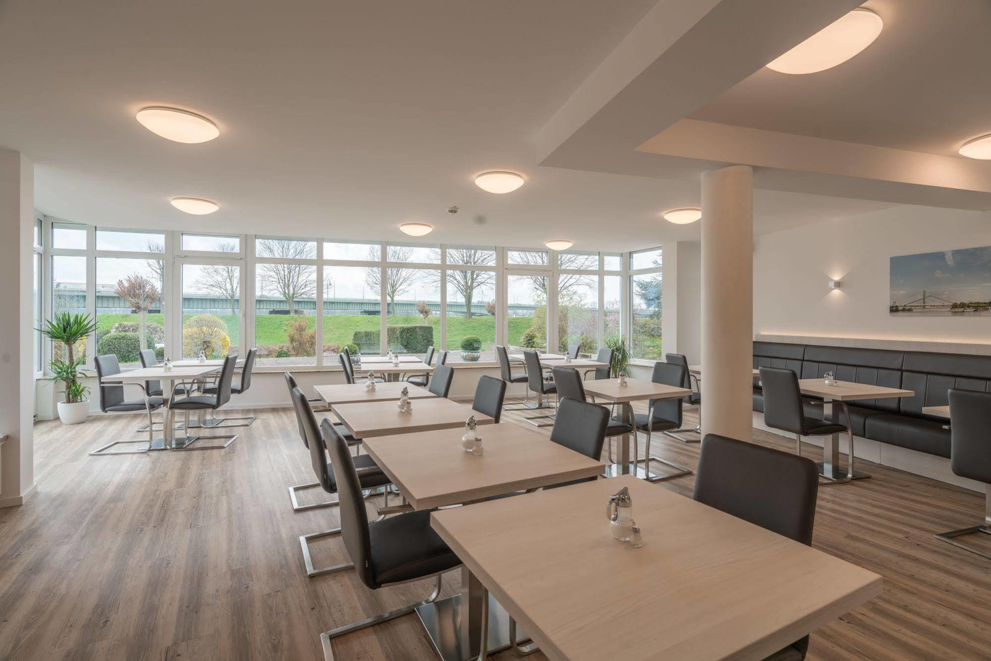 דיסלדורף Hotel Chrisma מראה חיצוני תמונה