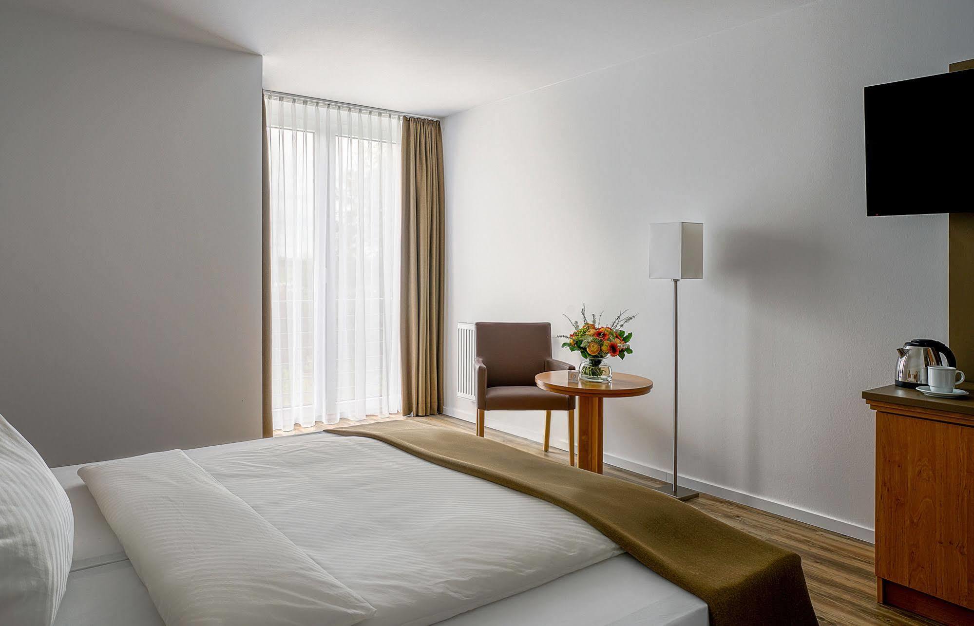 דיסלדורף Hotel Chrisma מראה חיצוני תמונה