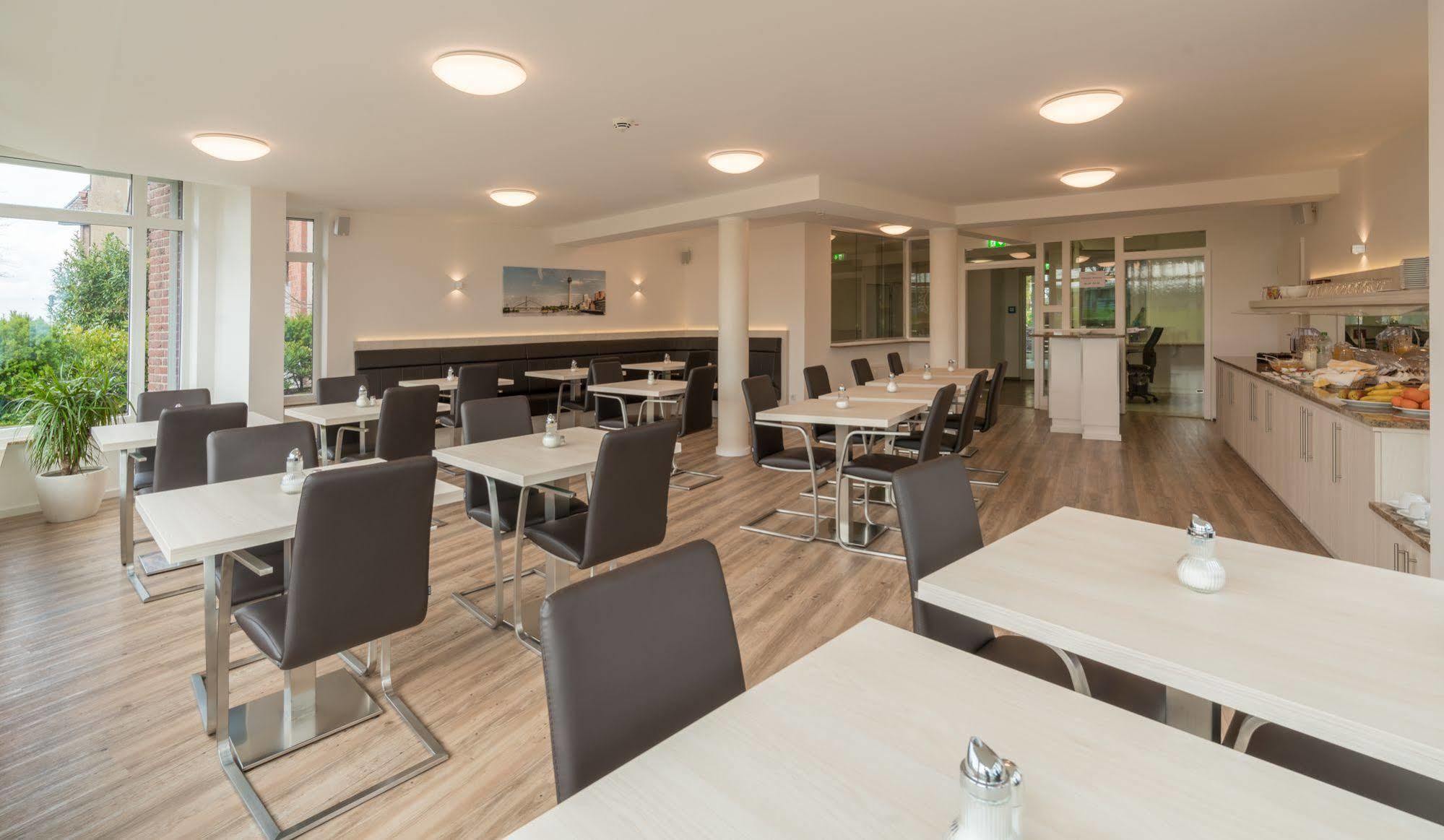 דיסלדורף Hotel Chrisma מראה חיצוני תמונה